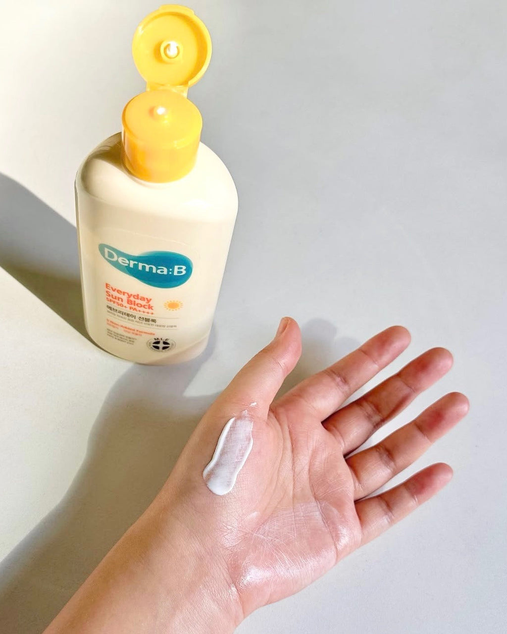 Protector solar corporal y facial: Everyday Sun Block de Derma:B