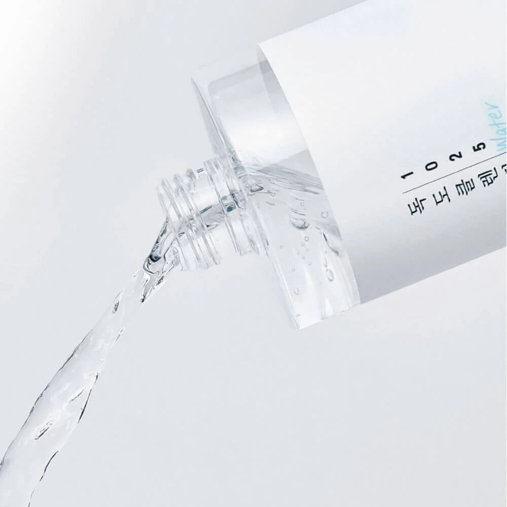 Agua micelar 1025 Dokdo Cleansing Water de Round Lab