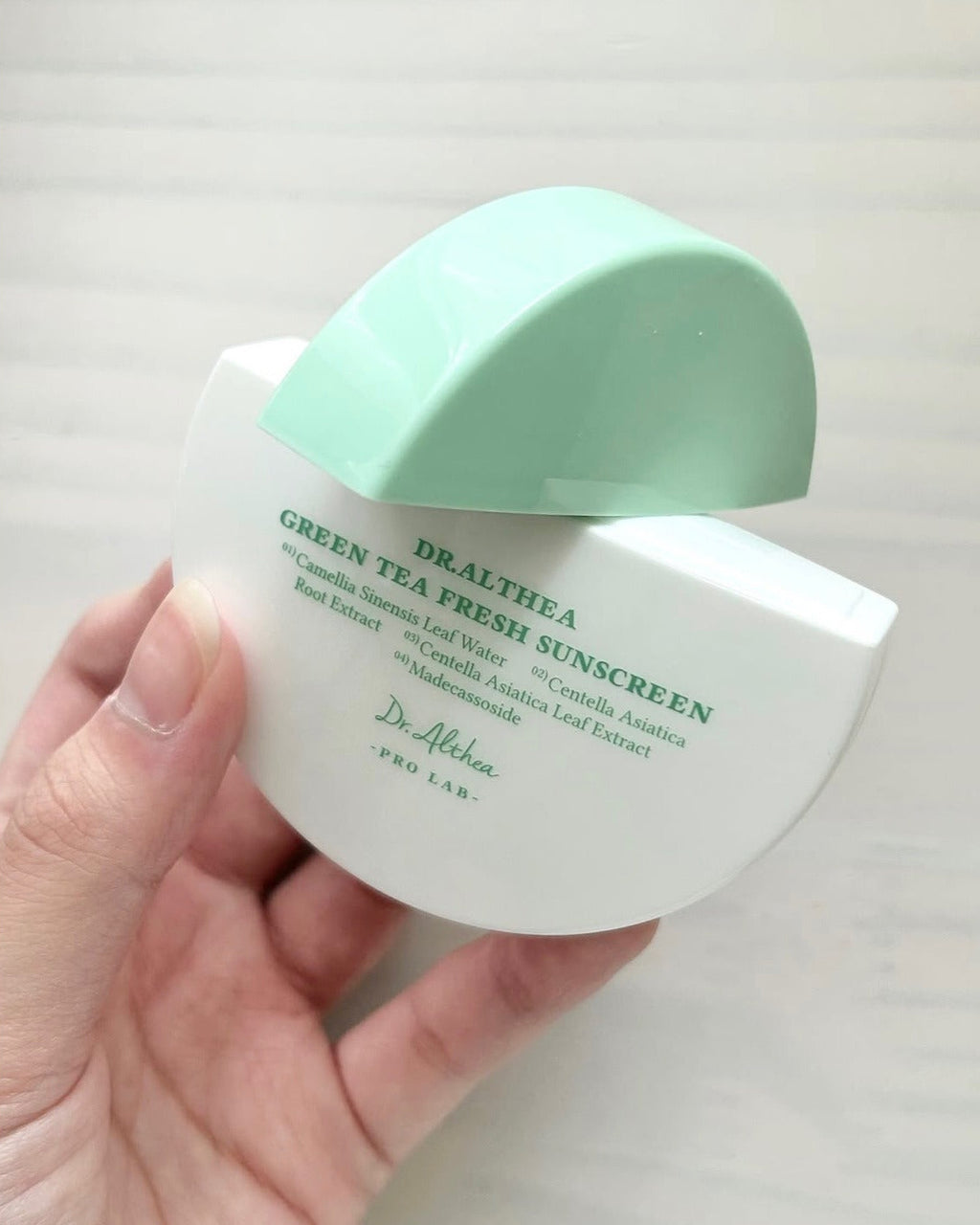Protector solar Green Tea Fresh Sunscreen SPF50+ PA++++ de Dr. Althea