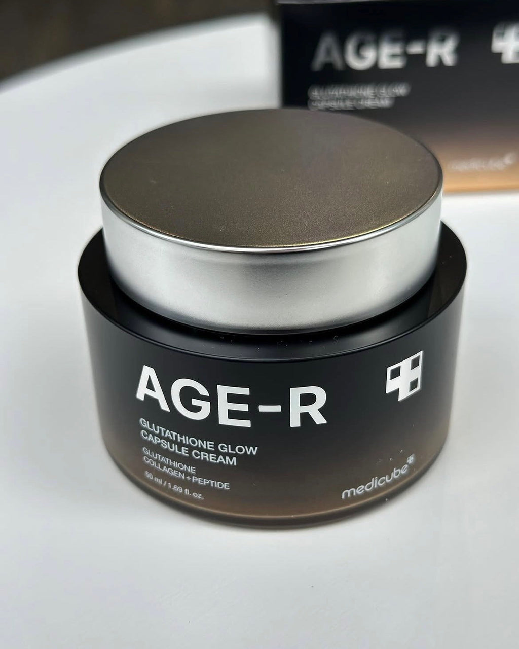 Age-R Glutathione Glow Capsule Cream de Medicube